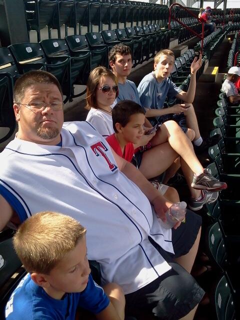brandydumith's tweet photo. The Dumith's #attherangersgame http://t.co/rFtvzeVTdo