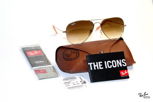 RayBanStore's tweet image. Llevalas por solo 189.900 Incluyen Iconbook, Barcode, Estuche en cuero. Caja Sellada, Garantia 1 Año Originalidad.