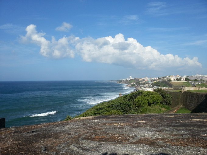 Overlooking old San Juan from El Morro http://t.co/kBufPEbhCW<a href="/tag/happybirthdaytome"class="tags"><span>#happybirthdaytome</span></a><a href="/tag/daydrinking"class="tags"><span>#daydrinking</span></a>