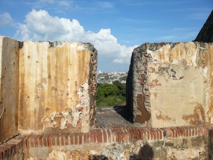 Looking out @ the San Juan hood aka "The Pearl" where a girl like me would get gang banged, for real<a href="/tag/truth"class="tags"><span>#truth</span></a><a href="/tag/wrongway"class="tags"><span>#wrongway</span></a>