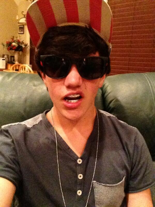 AaronCarpenter's tweet image. A money has returned