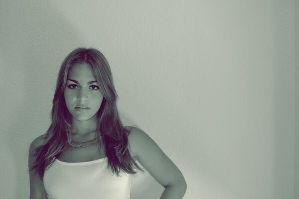 122Natalia's tweet photo. Buena sesión de fotos con mi heer. :) @aleejaaaaaandra http://t.co/VBjID7AB2P