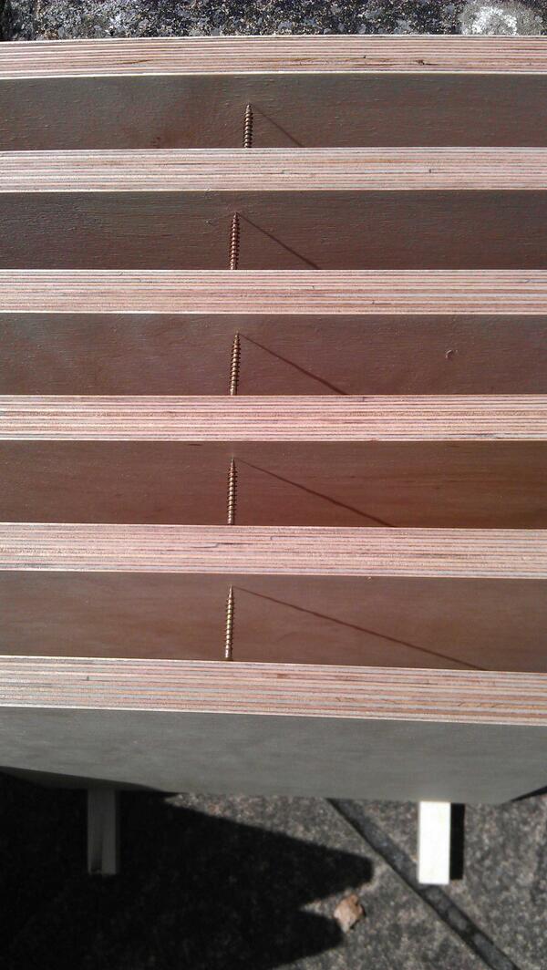 basemodeuk's tweet image. Tip for anyone drying painted or varnished panels:- use a single screw to stand each piece away from the next :)