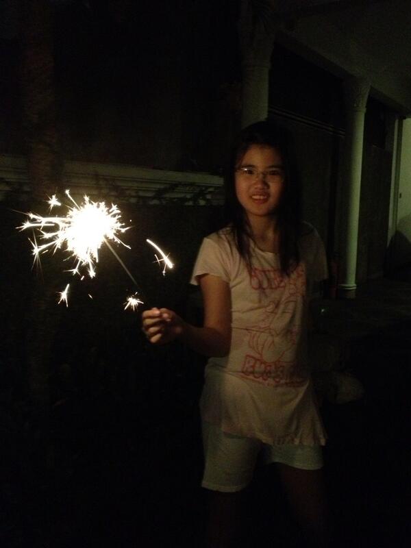H7G's tweet photo. @Vanessa_Arianne with fireworks http://t.co/ZtPvRPChzR