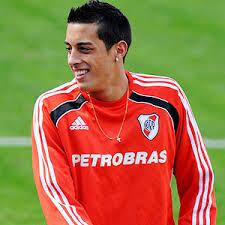 RECORD_JORNAL's tweet photo. Benfica: 
Já tem o novo substituto para Cardozo: Funes Mori, jogador do River Plate.
O Benfica irá pagar 2M mais Mora http://t.co/4vTWvY2IaW