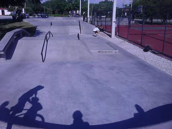 ZakBure's tweet photo. Largo Skatepark http://t.co/0h399VFcRe