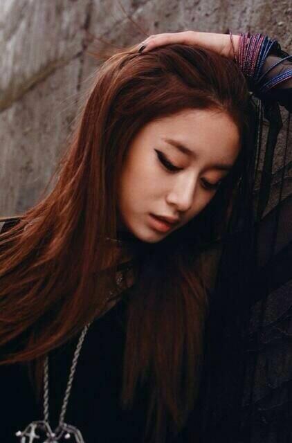 jiyeonb0th's tweet photo. ฉันเหมือนเบลล่ารึป่าว? http://t.co/WDtiJAb9Bt
