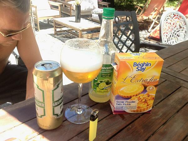 Probably_Mike's tweet photo. Today we are mostly conducting beer experiments in the garden... Probably. http://t.co/XAUmj90yGj