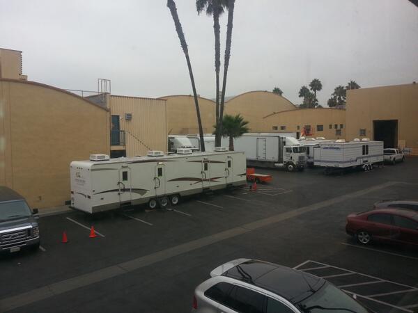 Castle Art Department Tweets (S6) BQbi3UpCIAAEeO_