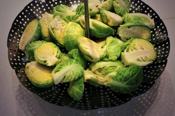 PulpandGrind's tweet photo. Back in town and ready to get cookin'! Another delicious green side dish coming this afternoon! http://t.co/4qLh8TdJ0C