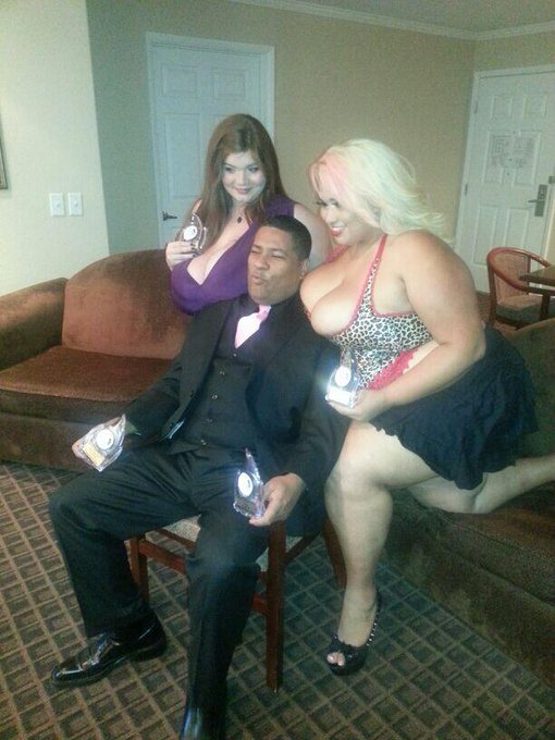 Look at the duck lips on Mr. @Plumperpass... he knows his stuff! Lol @LexxxiLuxe @lovelysillk http://t<a href="/tag/reinventyourself"class="tags"><span>#reinventyourself</span></a>