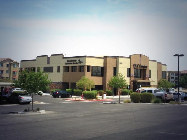 rainhannah_'s tweet photo. Just signed my lease to our new office !! Woohoo ! http://t.co/1CmecQ7emg