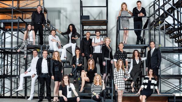 Jaaa de nieuwe!! “@RTLBoulevardnl: Primeur: de nieuwe castfoto van #GTST! ”
