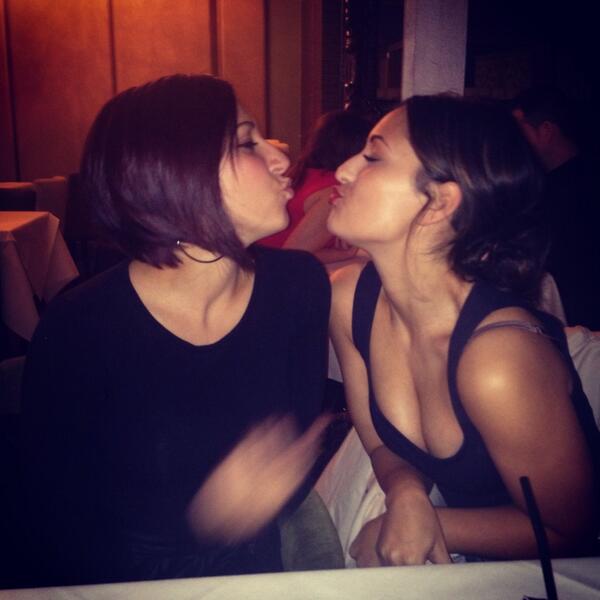 Sasha_Jadeja's tweet photo. Sisterly love ☺ http://t.co/5qNGo6NbhF