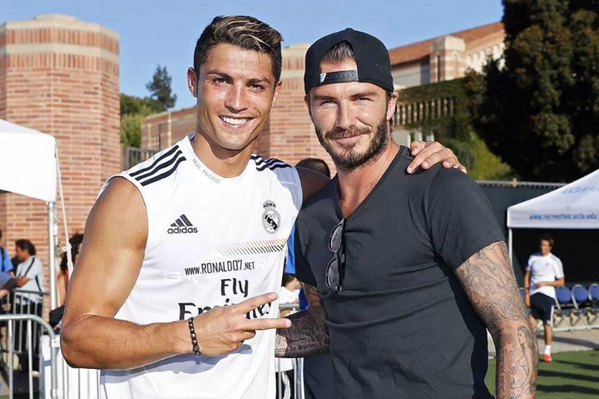 Fans_CR7's tweet photo. @Cristiano #UCLA @realmadrid #LosAngeles #Beckam http://t.co/GSF0W0zz0B