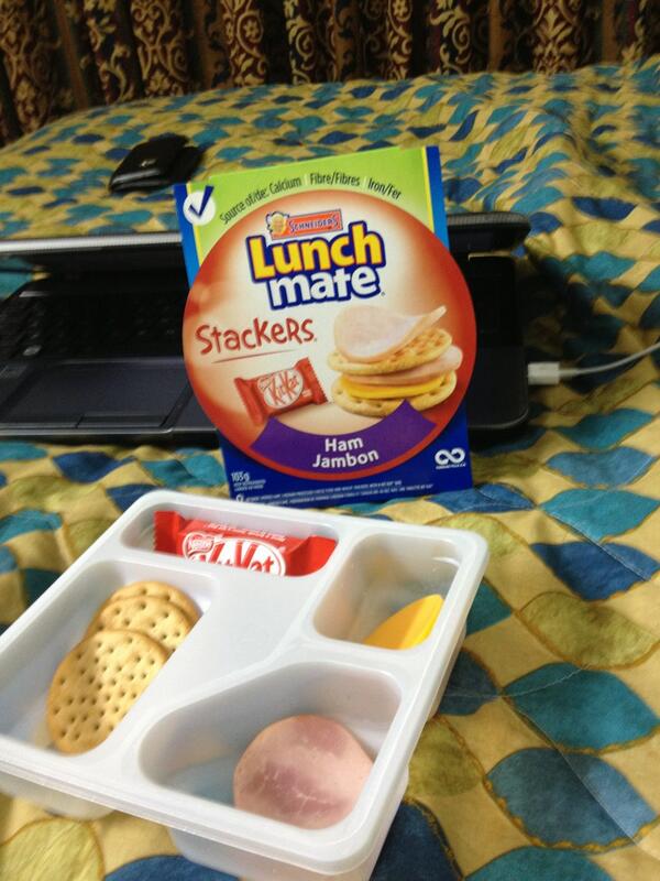 kvick25's tweet photo. Supper tonight #lazylifeontheroad http://t.co/jFQZz7Z44r