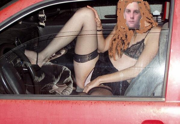 champioficial's tweet photo. @BeithaLodigo mir que guapo salgo con mi nuevo car tete http://t.co/NB5GHooIcZ