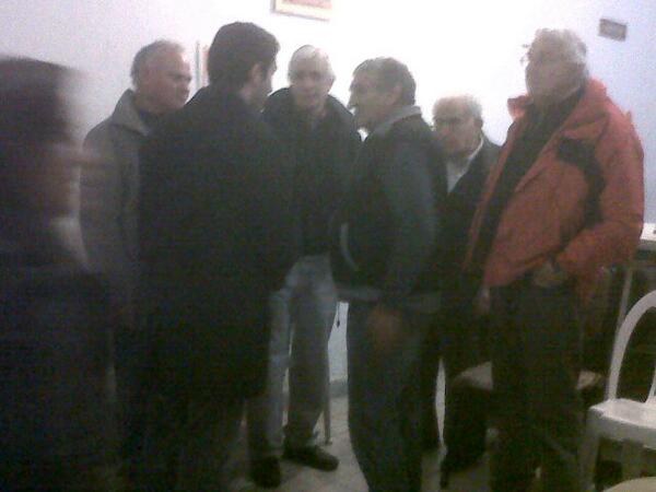 GeorginaParente's tweet photo. Reunion con vecinos en Norte; con @italianomatias #ElegimosSeguirHaciendo @LarosaAlejandra @G_Bevilacqua_ http://t.co/AKkDOl0BVn