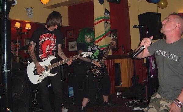GutlockerBand's tweet photo. Last one for tonight very cool shot a friend took Thursday night in #fucktown. #live #pub #oneils #metal http://t.co/wbRxd8XRSz