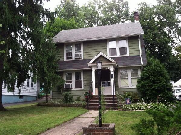 cheaphousesNJ's tweet photo. Charming Colonial 3Br Boarders Watchung Mountains located  in North Plainfield. $214,900.  Cell: 732-672-4135 http://t.co/4GLKPYprOF