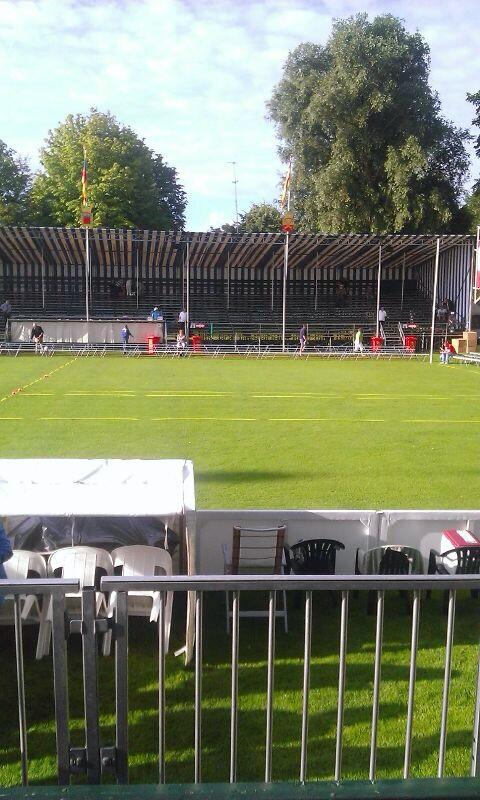 kaatsnieuws's tweet image. Nog even en de tribunes zijn gevuld #pc2013 #kaatsen