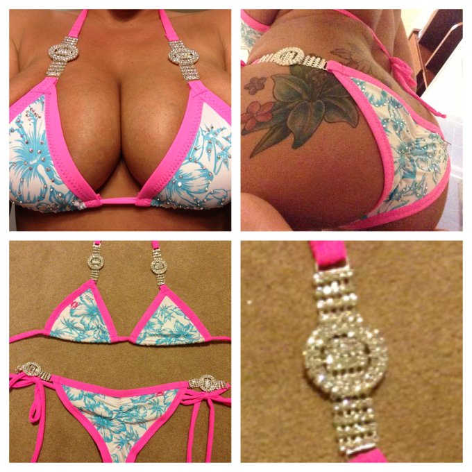 New pink lips bikini http://t.co/RC1UtC0LnL http://t.co/g7x2zpCGKf<a href="/tag/bikini"class="tags"><span>#bikini</span></a><a href="/tag/summer"class="tags"><span>#summer</span></a><a href="/tag/beach"class="tags"><span>#beach</span></a><a href="/tag/holiday"class="tags"><span>#holiday</span></a>