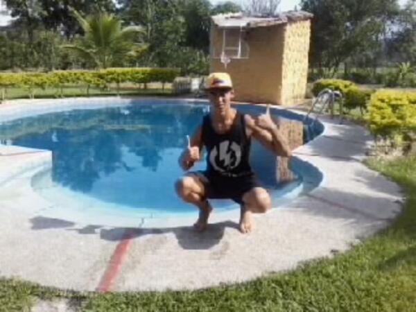 JUSTICIAL's tweet photo. Pensando en q boy a her mañana ?? Sujerencias xf tengo esto disponible http://t.co/m0RM8Q89Qx
