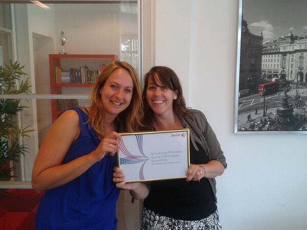 lisannevddrift's tweet image. Cool! RT @Marcommit: Helemaal Happy met de #award van #Xerox voor onze blogger engagement!! #Marcommit