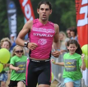 mailbigfile's tweet image. Lookout for Joe Skipper in his pink kit #pinkandproud #MailBigFile #IRONMANUK @joe_skipper88