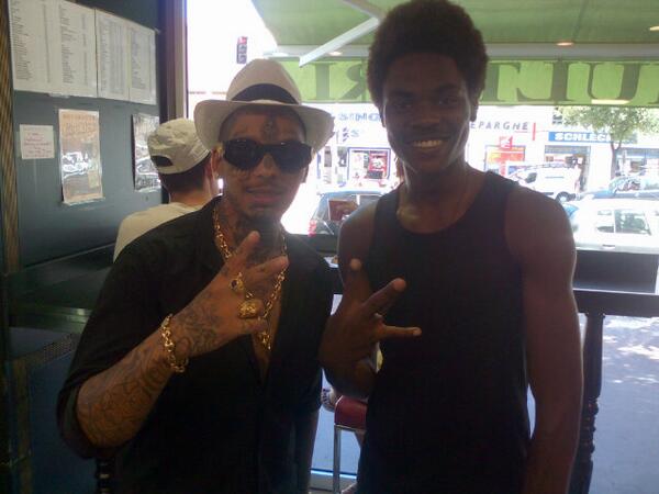 Egloye's tweet image. Je viens juste de croiser @TheSwaggManTV a Nice. #Multari #Carras Popoposeeyyyy.