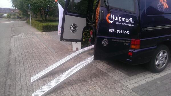 hulpmedi's tweet image. Ideaal die nieuwe oprijplaten.Licht in gebruik en erg makkelijk te gebruiken bij het in/uitladen van een #scootmobiel