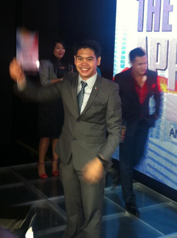 AirAsiaFilipino's tweet photo. We’re all proud of you, #AAJon! Keep on inspiring us and show what a Filipino has to offer to the world! #AAPH http://t.co/8QEJXafRc3