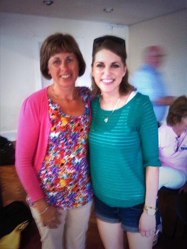 The_Renasaurus's tweet photo. Want to thank @amyhuberman for making my mam's birthday since I couldn't do anything for her from the States!So jel! http://t.co/2GDVb3vZZk