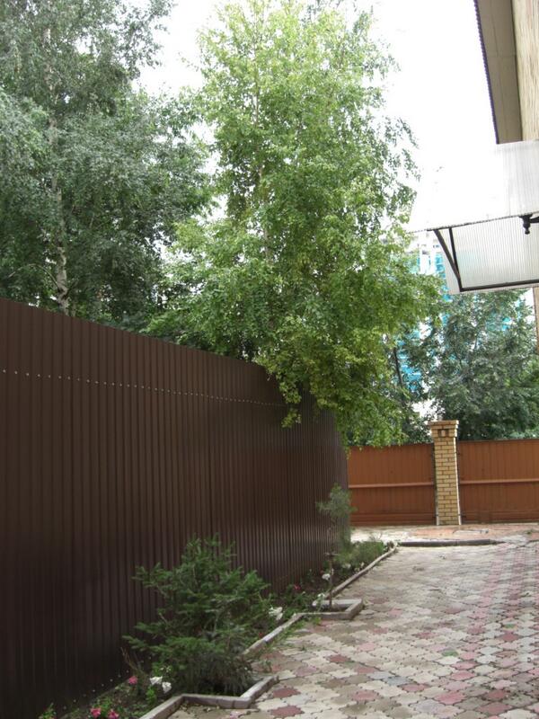HHostel tweet picture