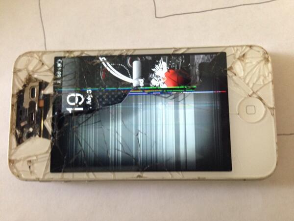bo_cumbie's tweet photo. Matt's phone before.. http://t.co/S5aaZTIT1H