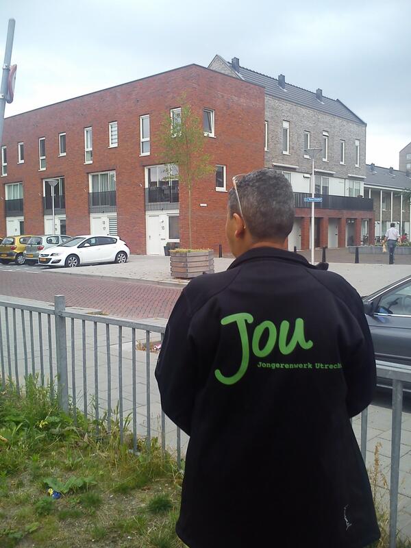 Nu in Hoograven-noord aan het ambulanten. Erg rustig op straat. Wel een paar tieners aan t vissen