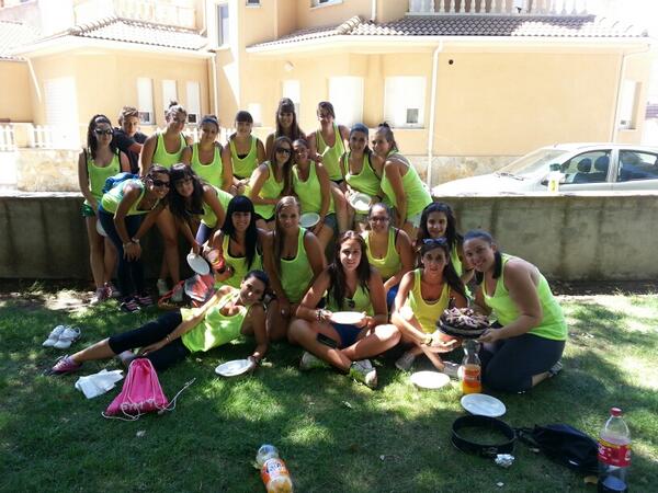 raquelpj_15's tweet image. Escuela de verano 2013! #monitoras :)