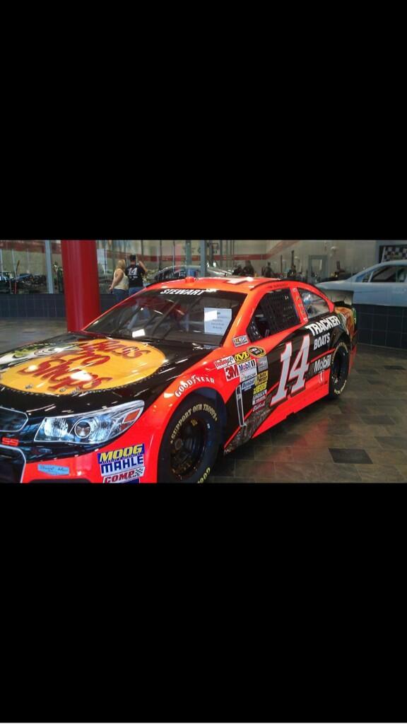 FinalRacing's tweet photo. Smoke @tonystewart_rcg http://t.co/DHkCDyq3Fy
