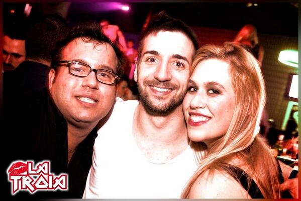 RikiOne88's tweet photo. @IlenaStar  @Nico_______  <3 <3 http://t.co/WaPTsLJD95