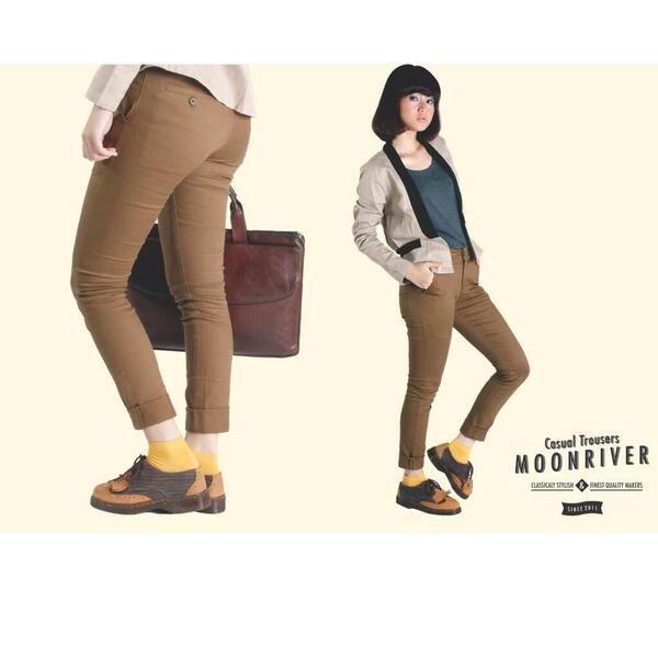 Dari <a href="/moonriverID/">MOONRIVER</a> celana chino cewek size 26. Harga asli 285k. bid 100k >>