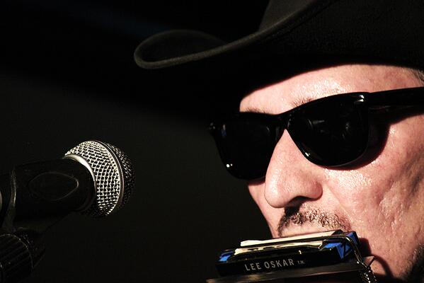 BobbyDoesDylan's tweet image. Check out great photo of me by Kolin Ferguson at the Oran Mor!