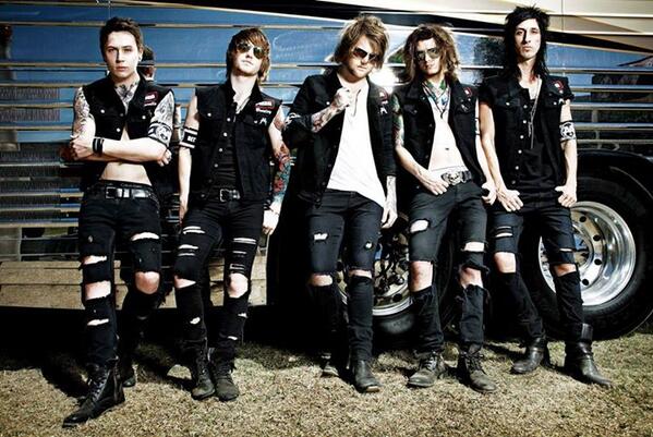 BandsRetweet's tweet photo. #RT If you like Asking Alexandria ! http://t.co/NTIKhIPJw8
