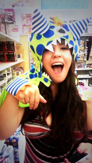 "@RowdyROXX: MonsterEmery! @Emery_Mae http://t.co/fQ7twHYbaA" :D<a class="tags" target="_blank" title="On Twitter" href="/?out=eyJ0eXAiOiJKV1QiLCJhbGciOiJIUzUxMiJ9.eyJpYXQiOjE3MjUzMTgzMjcsImlzcyI6InR3cG9ybnN0YXJzLmNvbSIsIm5iZiI6MTcyNTMxODMyNywiZXhwIjoxNzU2ODU0MzI3LCJyZWRpcmVjdF91cmwiOiJodHRwczovL3R3aXR0ZXIuY29tL1Jvd2R5Uk9YWCJ9.AV8QomhMpZCaESxEOxut4PJ6WBaAb2vtNccqiErznwaIHm7lc_S-B3ZpowHUFffVOVuGNwWBMRqENVjJTHsf4A">@RowdyROXX</a><a class="tags" href="/tag/emery_mae">@emery_mae</a><a href="/tag/mvsales"class="tags"><span>#mvsales</span></a>