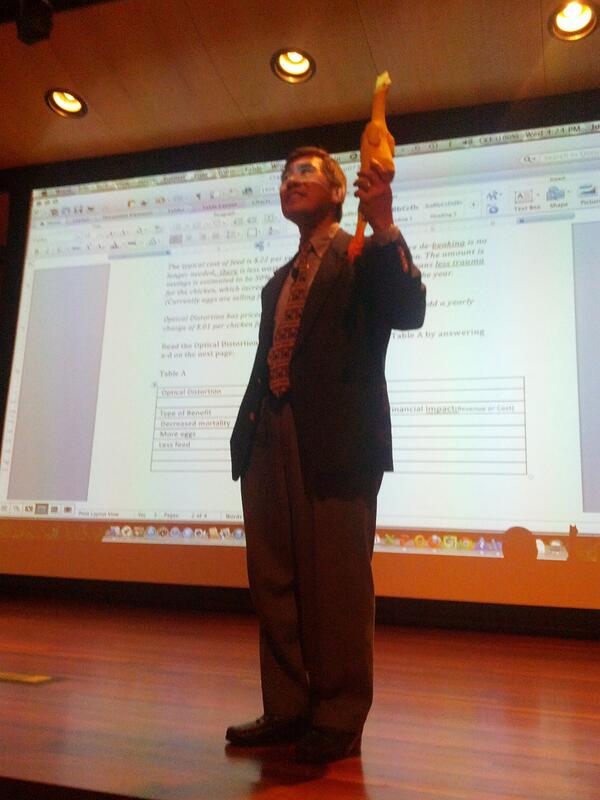 DaveAramony's tweet image. What&apos;s the value of a rubber chicken? Check out Juan Montermoso&apos;s Value Prop Presentation. #OracleClassOf