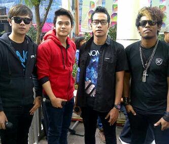 argykabening's tweet image. Aku kangen kalian #Lagi  #simle @ItsNuDimension ♥ #Gykapict