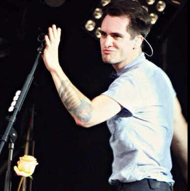 OneErection24's tweet photo. Brendon Urie >>>>>> http://t.co/eynHJ4YNR5