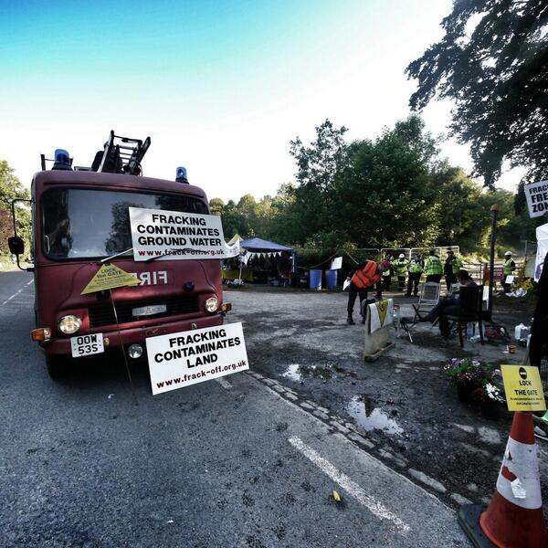 BioenergyAction's tweet image. Inspired action in #balcombe where an antique fire truck is adding serious weight to the blockade @Frack_Off