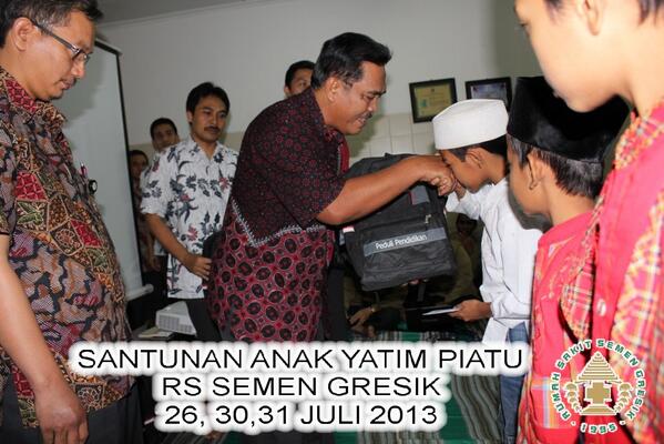 InfoRSSG's tweet photo. Santunan RSSG untuk Yatim Piatu, Fakir Miskin, Janda Miskin, Tukang Becak, Tukang Parkir. Semoga Barokalloh. Amin http://t.co/SnoEZ3yYOA