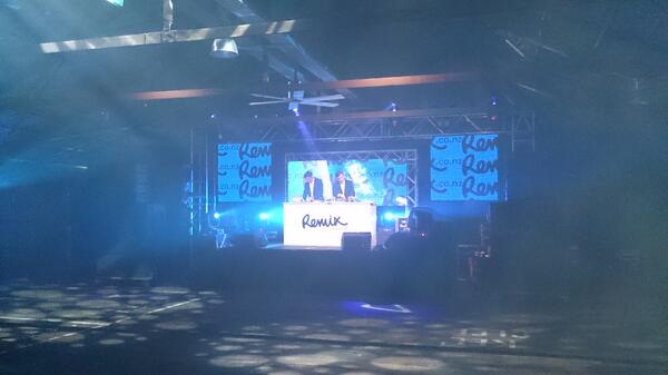 worlddjdotcom's tweet image. First DJs spinning at Shed 10 #makethenight
