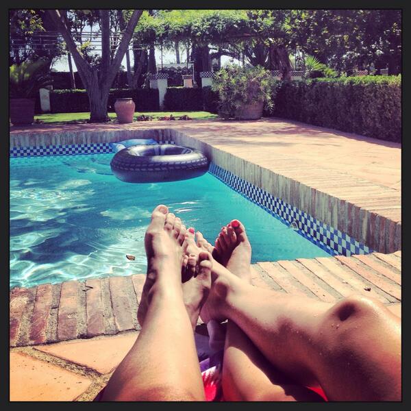 MocholiVM's tweet photo. Esperado momento... jaja #Vacaciones# con @BAILASOLA http://t.co/e77TnWXvzK